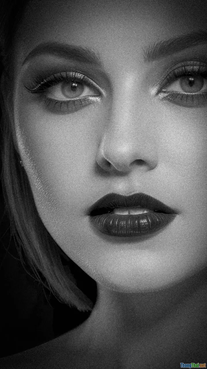 smartwatch features, fashion appeal