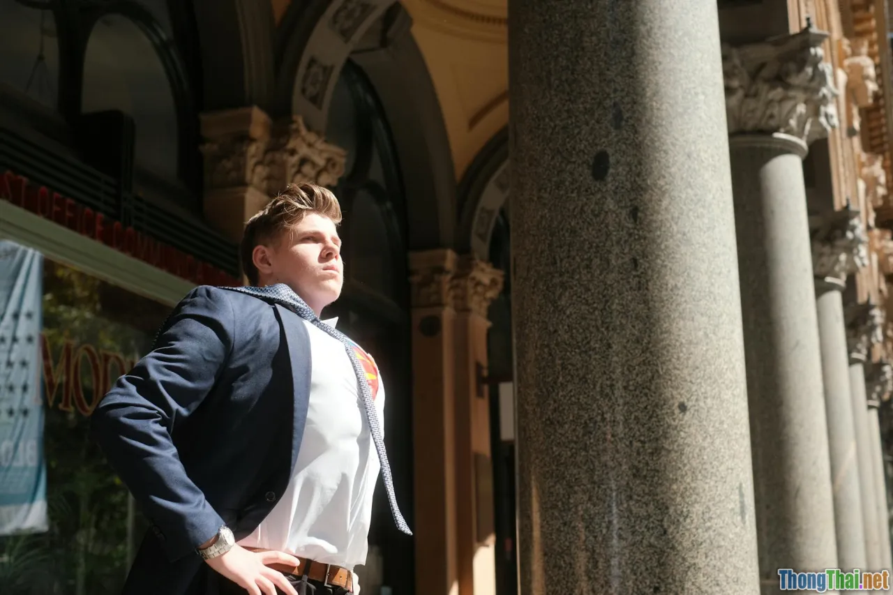 superhero pose, power posing, confident stance