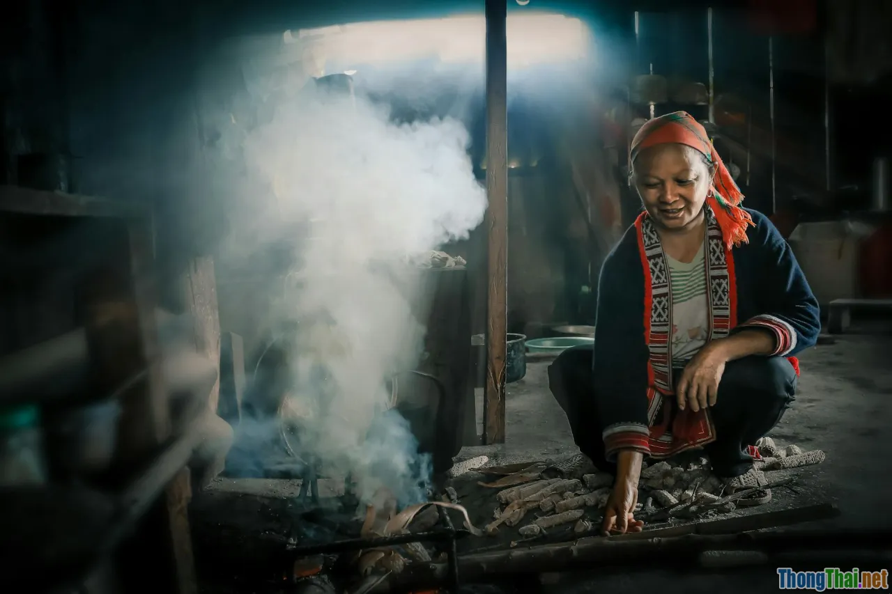 traditional kitchen, vietnamese countryside, family cooking