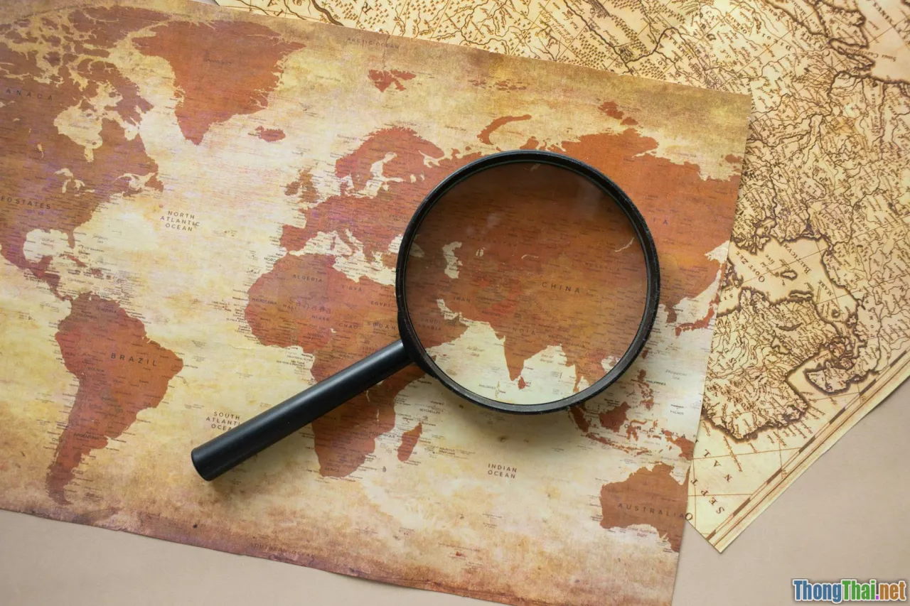 travel websites comparison, flight deals, search magnifier