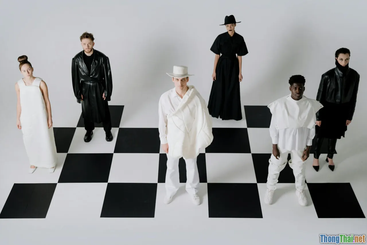 unique style, smartwatch, creative outfits