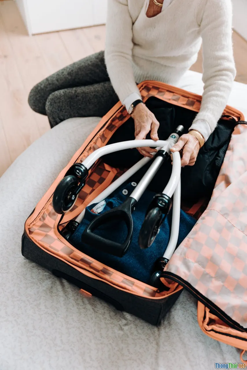 useful senior travel tips, elderly checklist, suitcase elderly