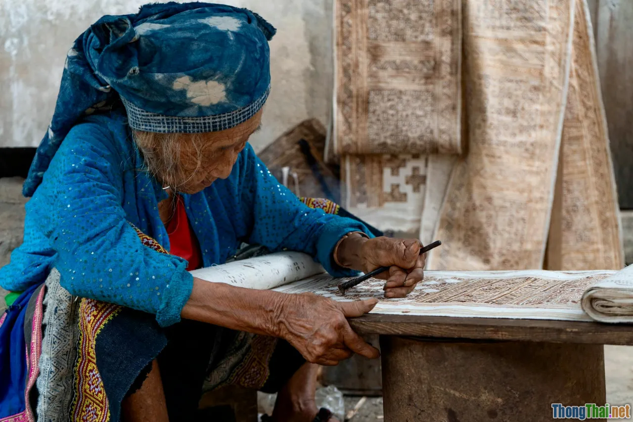 Vietnamese handicraft, culture preservation, handmade showcase