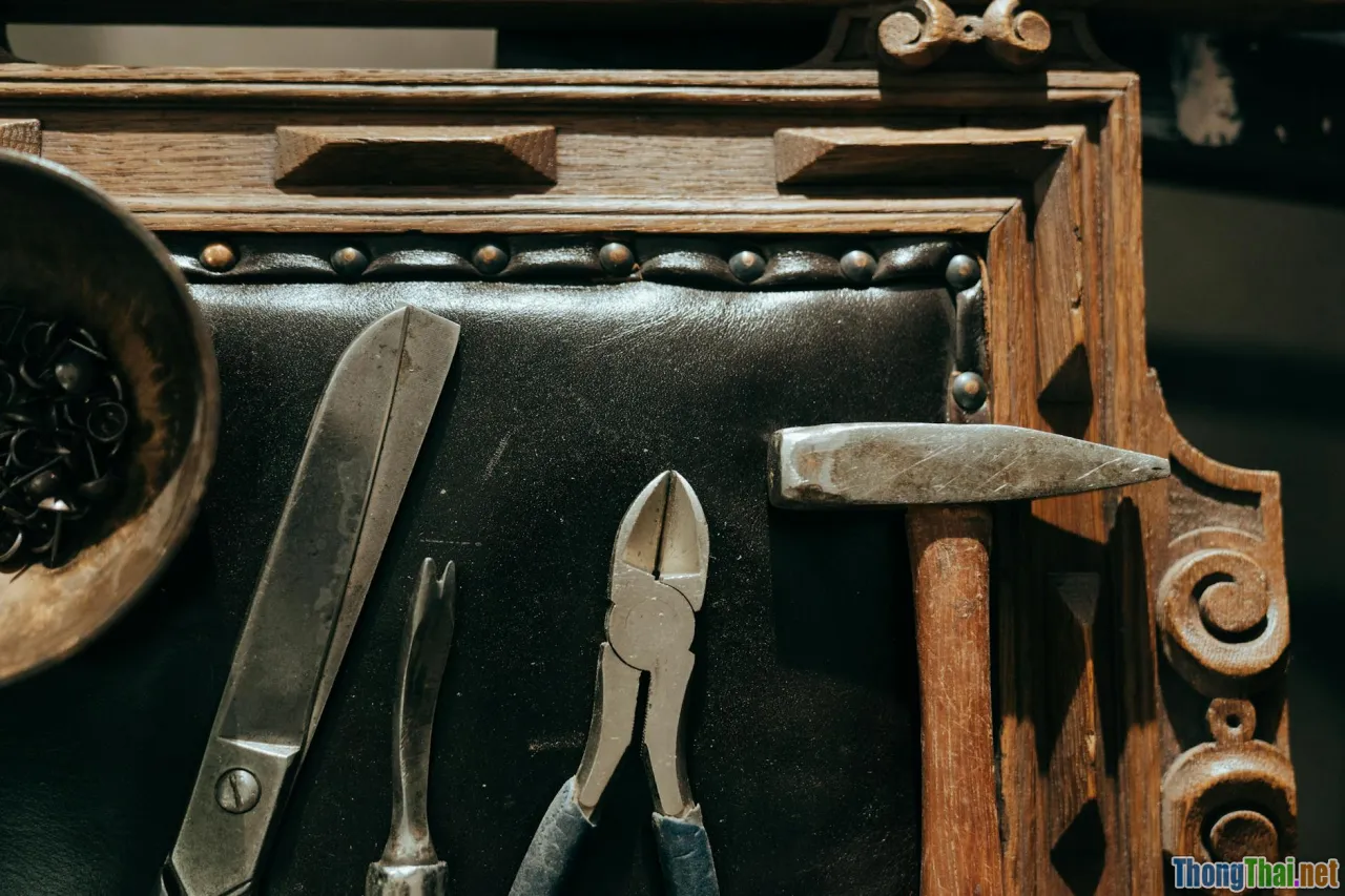 Bí kíp xử lý vết xước sâu trên đồ gỗ cũ