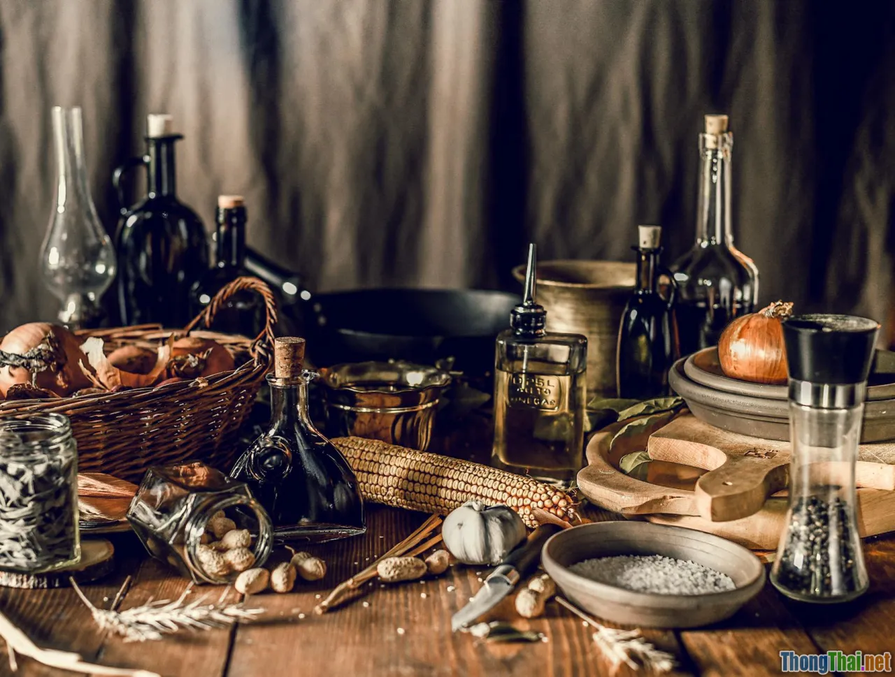 wooden utensils, mineral oil, beeswax, cutting board