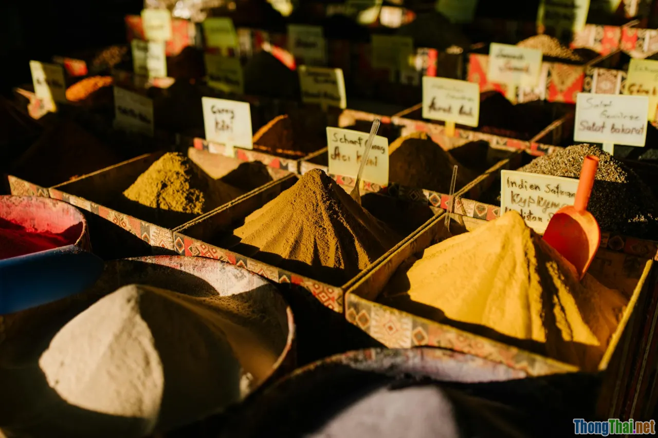 Ẩm thực đường phố và văn hóa địa phương