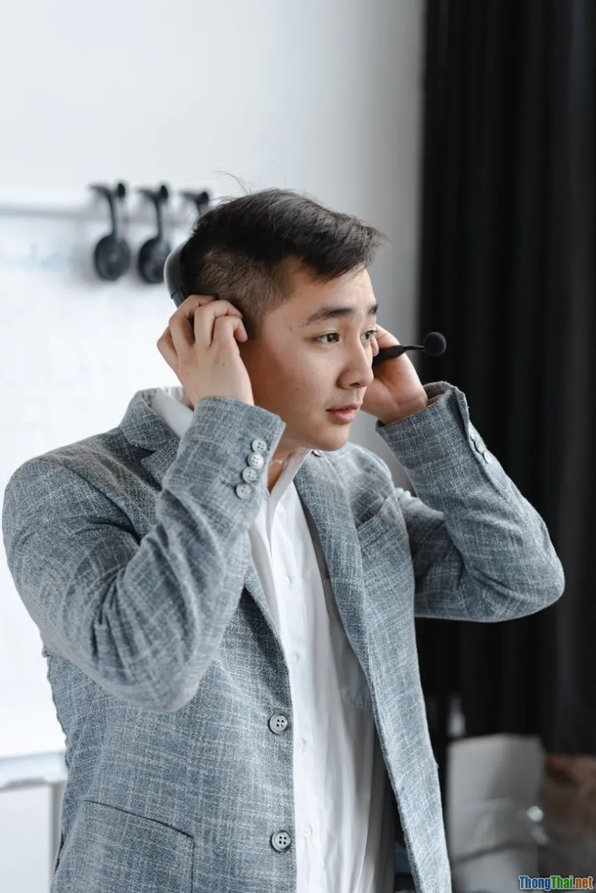 So sánh giao tiếp tiếng Anh qua điện thoại và trực tiếp