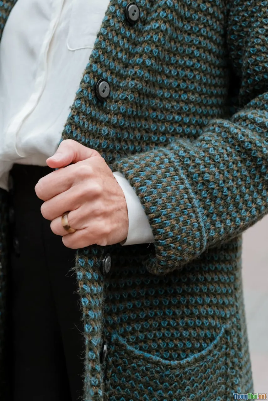 Cách phối đồ công sở cho mùa đông ấm áp