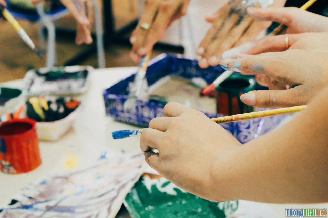 Cắt dán thủ công ảnh hưởng thế nào đến kỹ năng xã hội