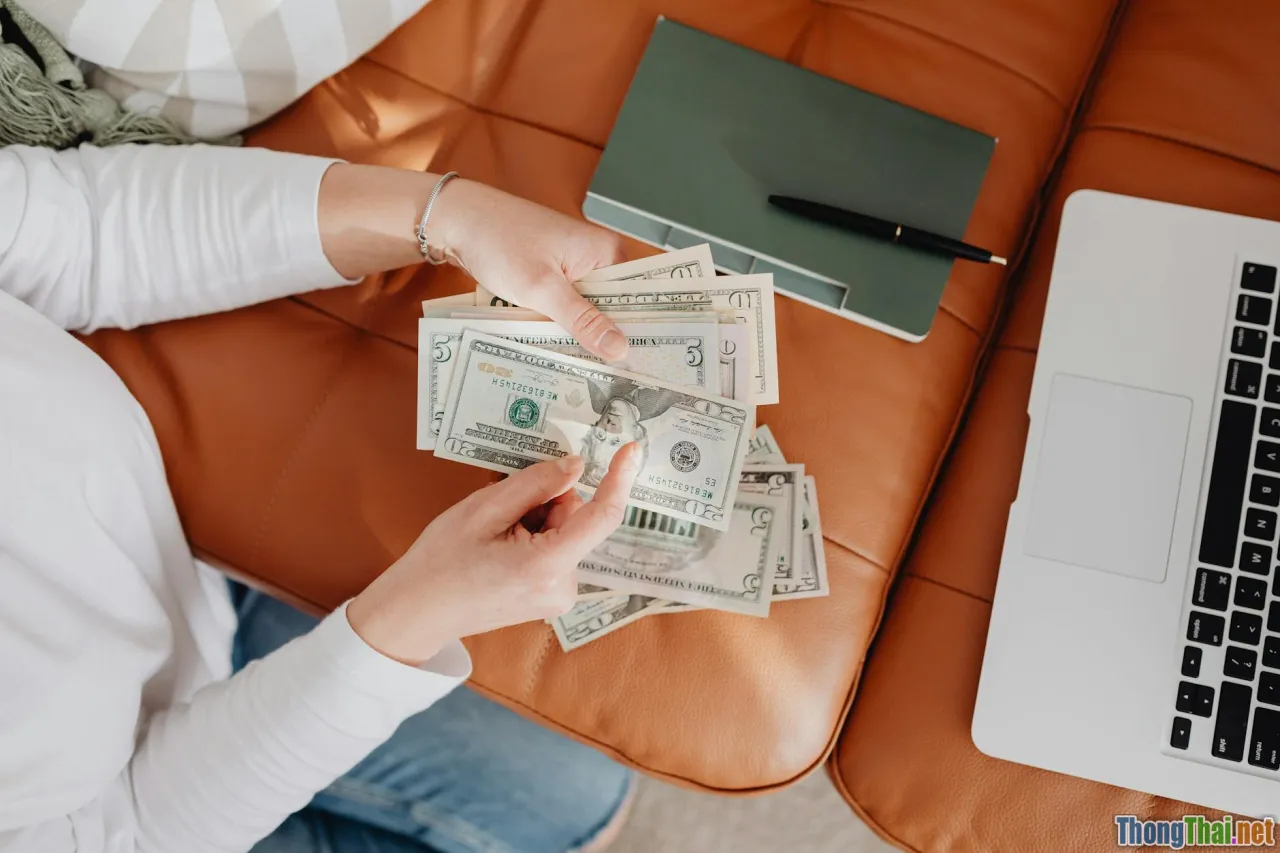 Hướng dẫn kiếm tiền trên Upwork và Fiverr