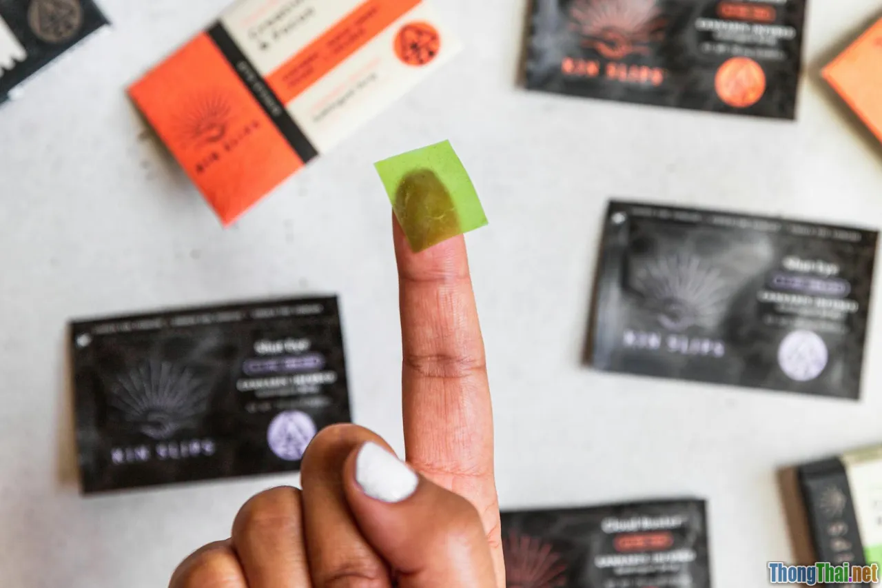 Có nên dùng phụ kiện đính móng nhiều không Rủi ro và lưu ý