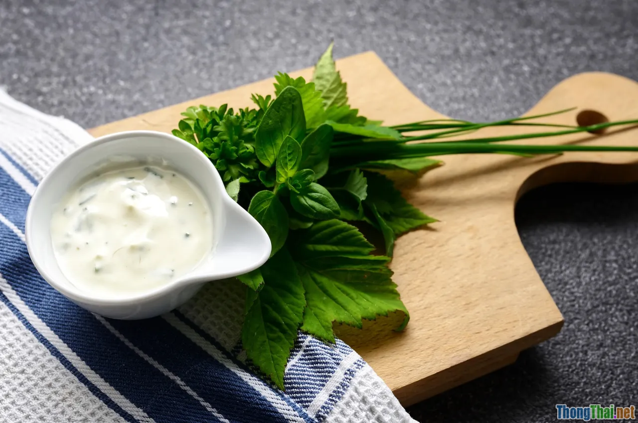 Hướng dẫn làm sốt salad mè rang thơm lừng tại nhà