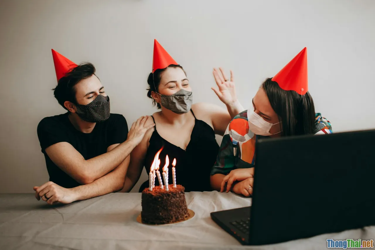 Hướng dẫn tổ chức bữa tiệc an toàn cho gia đình