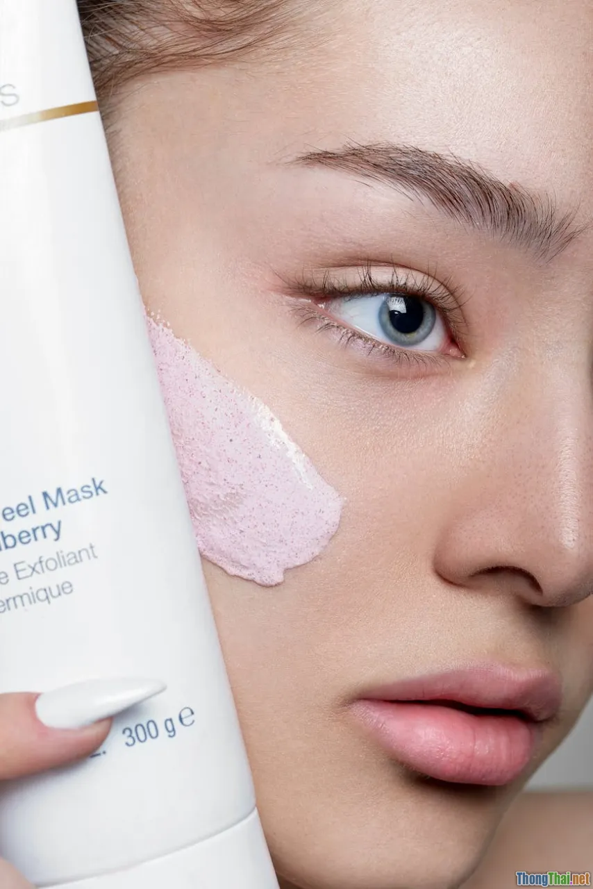 Không phải ai cũng hợp tẩy tế bào chết môi Có nên thử trending này