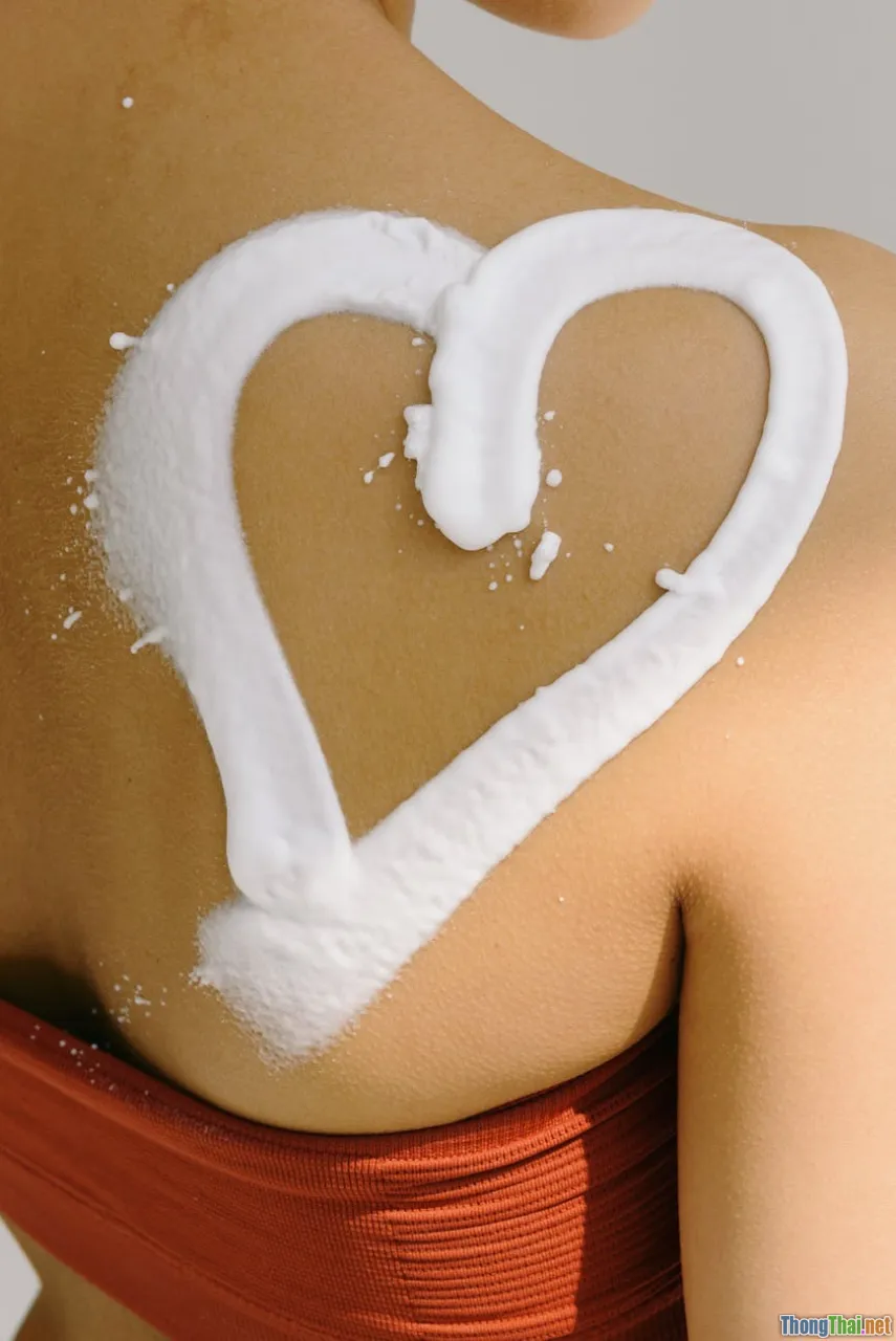 Làm thế nào để lựa chọn kem chống nắng không gây bí da