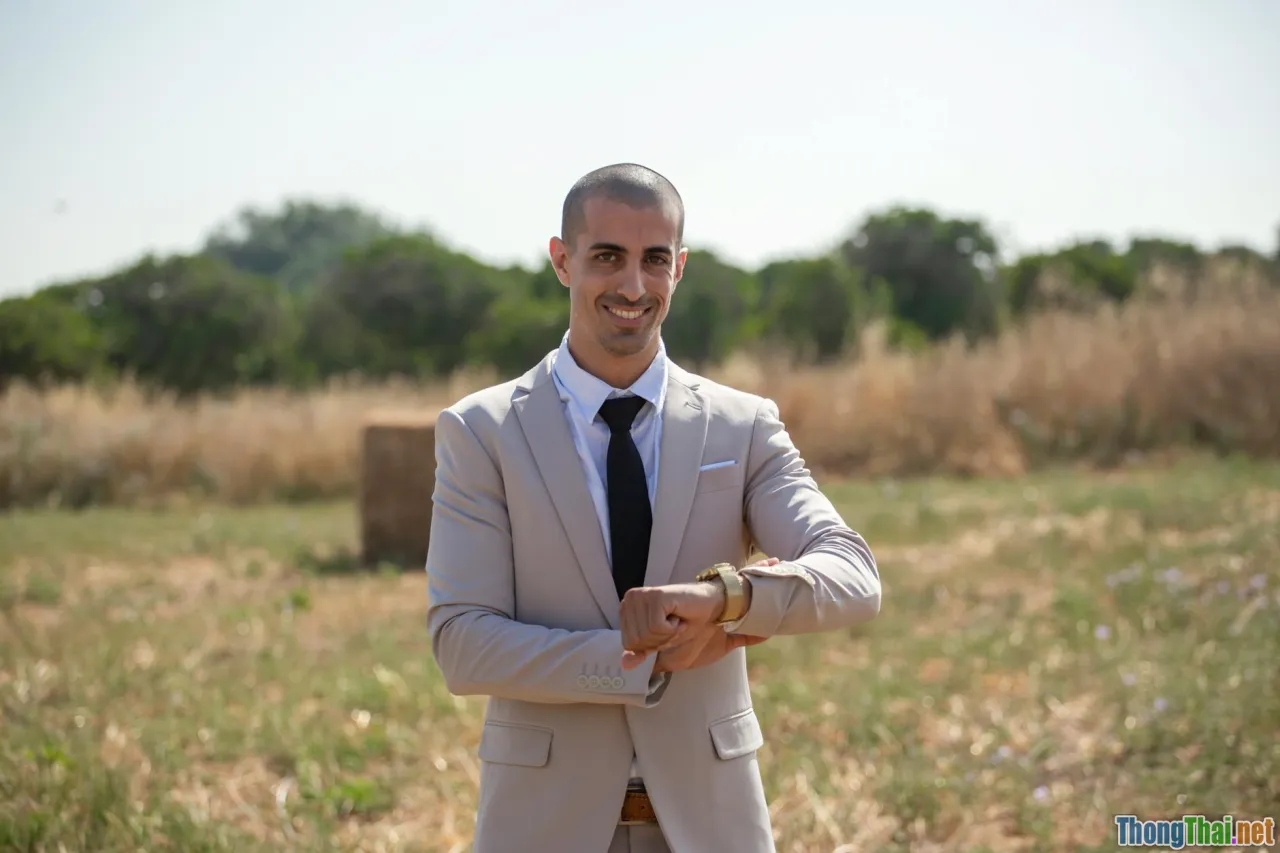 Nên hay không nên đeo đồng hồ đôi khi đi làm sẽ ảnh hưởng ra sao