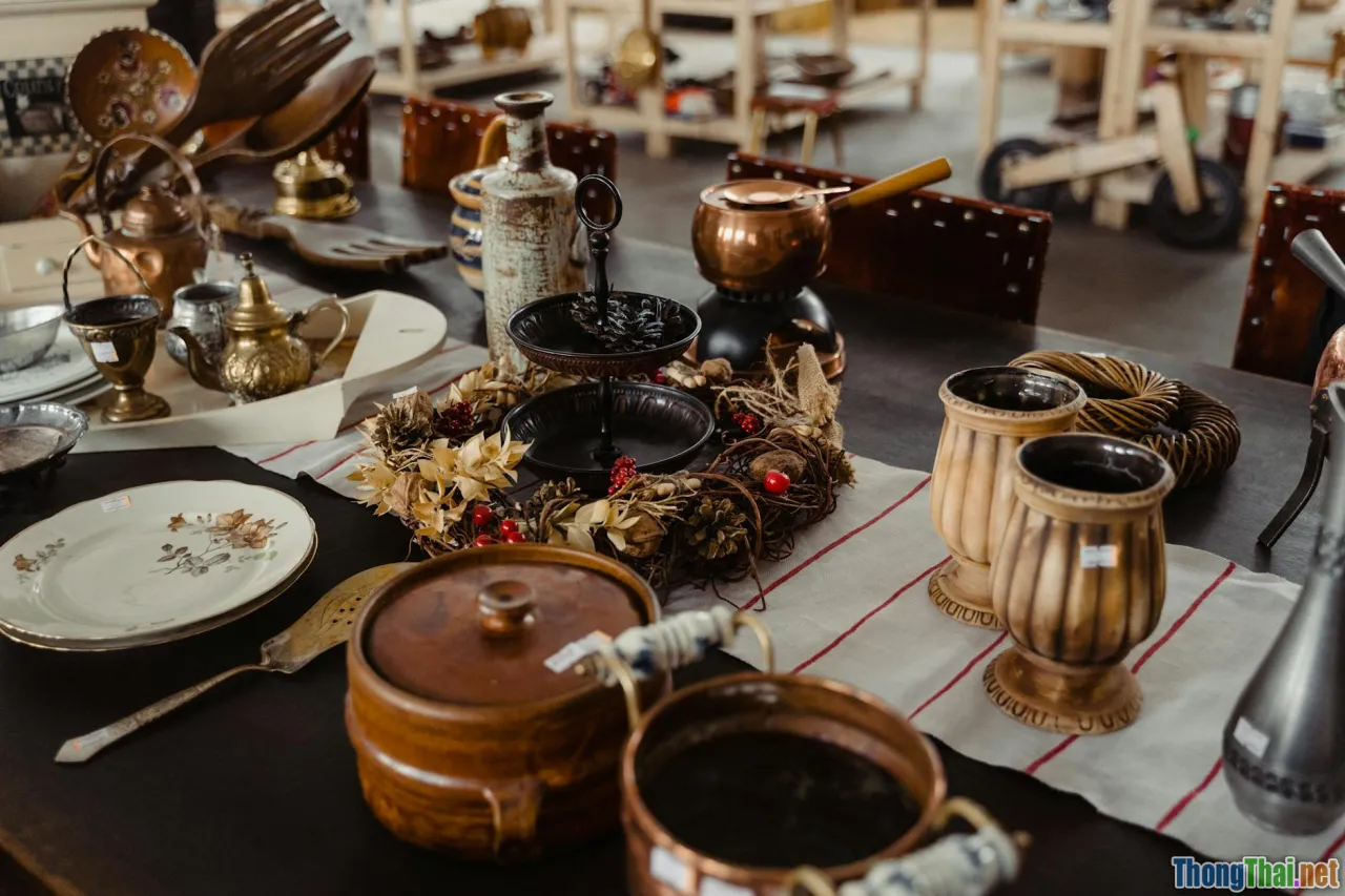 Review top 5 xu hướng bàn ăn gỗ tái chế nổi bật năm nay