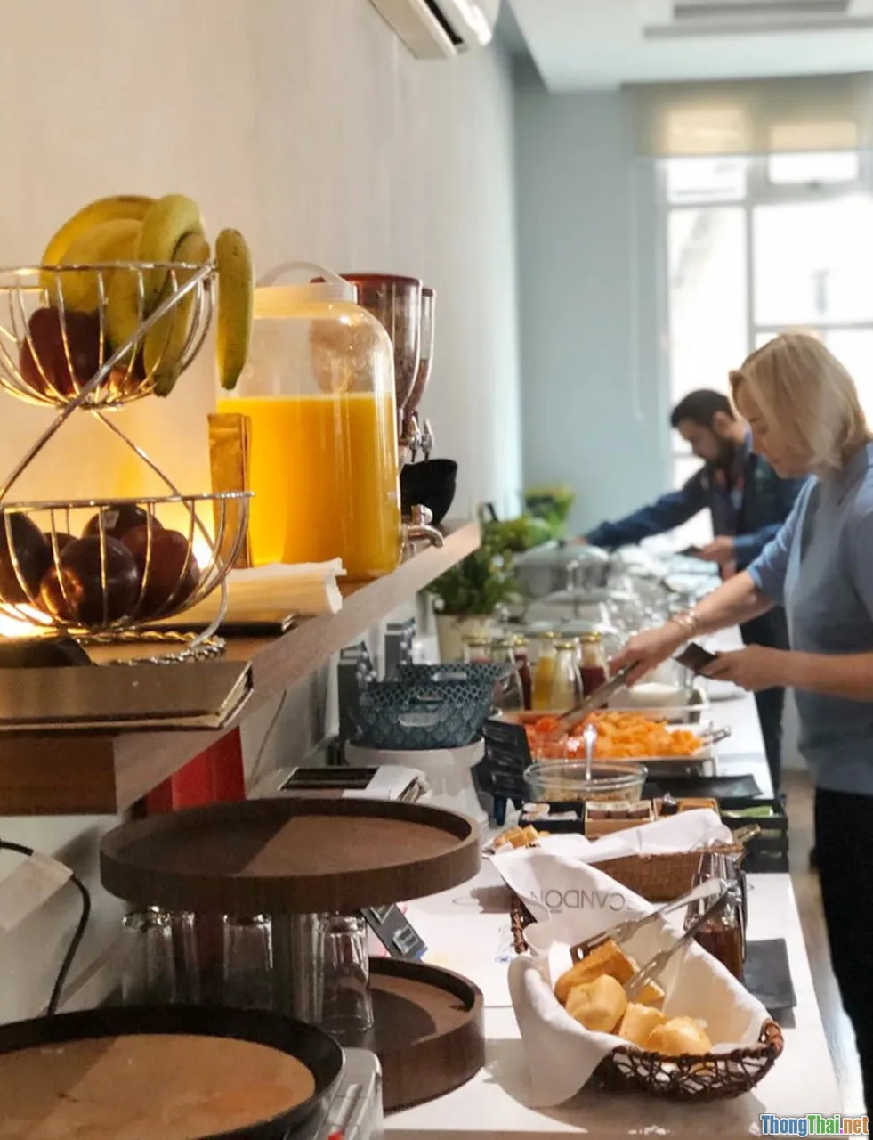 So Sánh Dịch Vụ Giặt Là và Buffet Sáng Tại 7 Chuỗi Khách Sạn Lớn