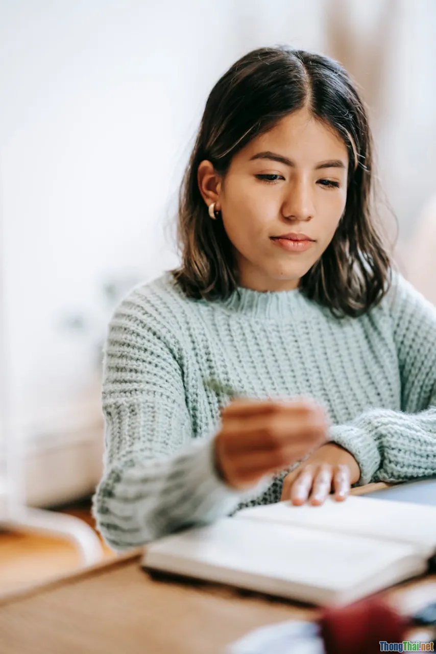 So sánh phong cách viết luận IELTS Task 1 và Task 2 khó ở đâu