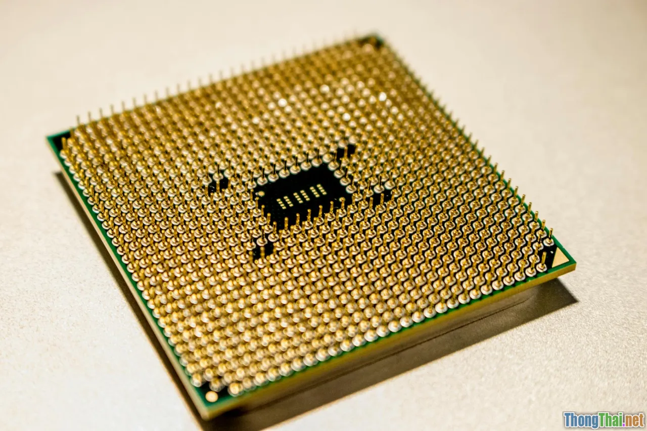 So sánh tốc độ lưu trữ dữ liệu lớn giữa cloud và server truyền thống 2024