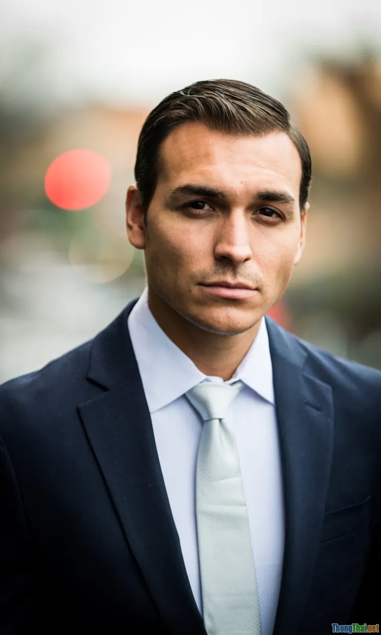 Tại sao nên đầu tư vào trang phục công sở chất lượng?