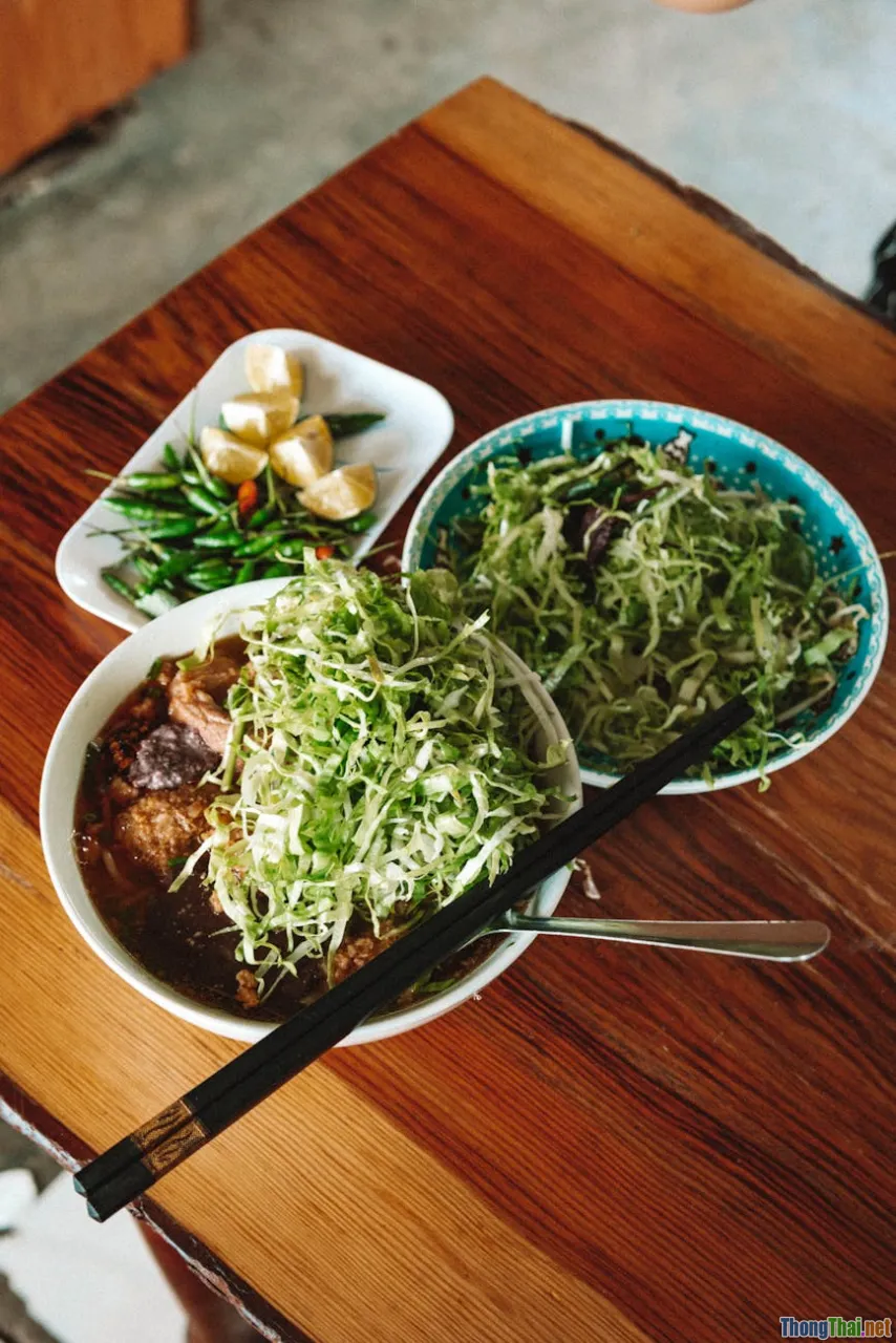 Thực hư chuyện ăn bún bò Huế ở Huế có thật sự ngon hơn tại TP HCM không