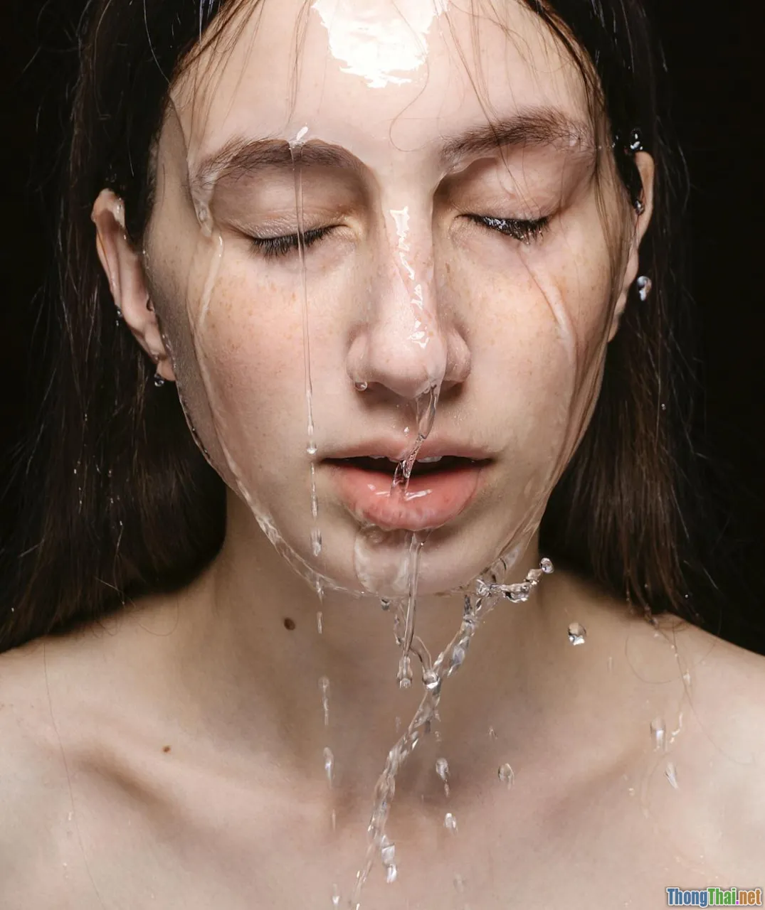 Top 7 sản phẩm xịt khoáng cho da dầu nhạy cảm đáng thử nhất 2024