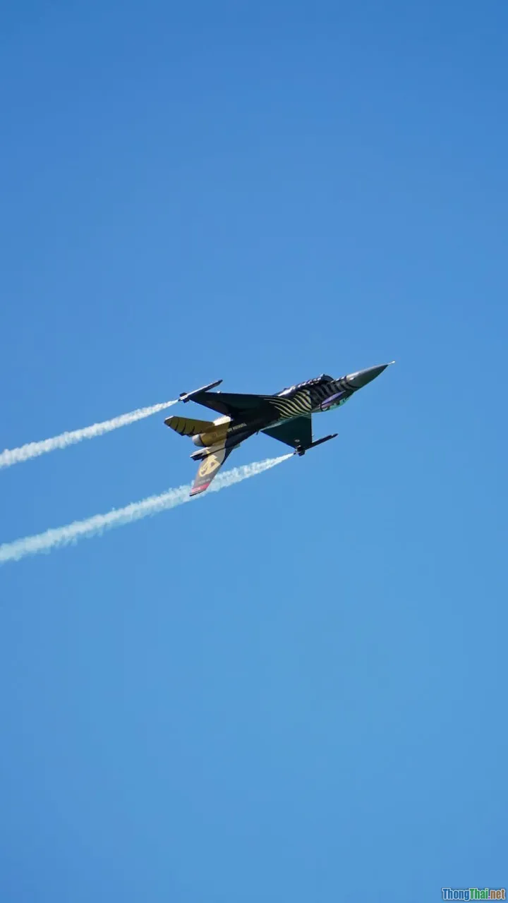 Truy vấn chấm điểm tốc độ trên MySQL hay PostgreSQL hơn