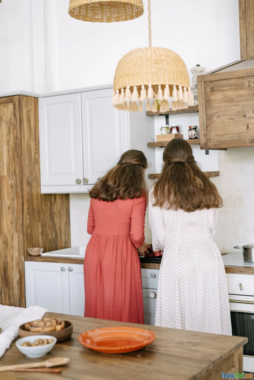 Tủ đựng bát đĩa DIY: Xu hướng cá nhân hóa không gian bếp đáng thử năm nay