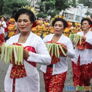 Những lễ hội truyền thống độc lạ chỉ có ở Huế