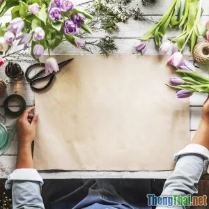 Làm sao thủ công từ giấy báo thay thế đồ nhựa