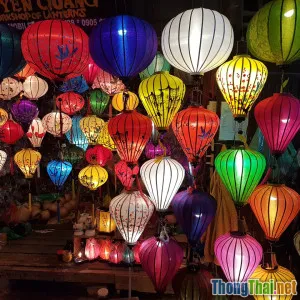 So sánh bán POD cốc và poster thị trường nội địa