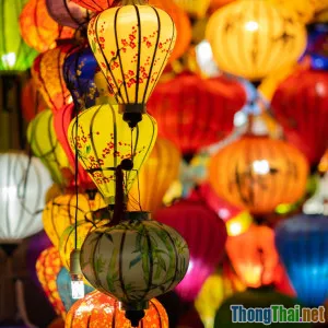 Tại sao lễ hội đền Trần thu hút giới trẻ