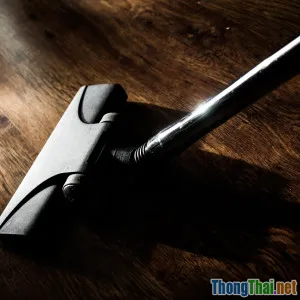So sánh hiệu quả máy hút bụi cầm tay và truyền thống