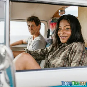 So sánh ưu nhược điểm du lịch tự lái và tour trọn gói cho cặp đôi