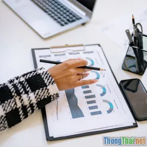 Tư duy phản biện thay đổi quyết định tài chính ra sao