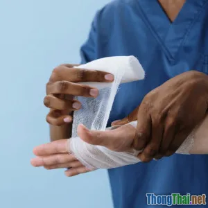 Bạn đã thật sự biết dùng băng gạc đúng cách chưa