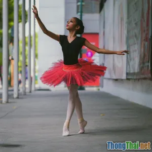 Bạn đã biết chọn váy nào để dạo phố vừa trẻ trung vừa tôn dáng chưa