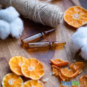 Bất ngờ với tác dụng thần kỳ của serum vitamin C vào ban đêm