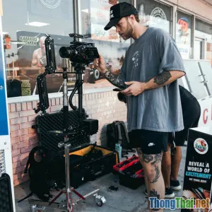 Cách làm phim tài liệu từ góc nhìn hài hước