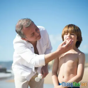 Cách phòng ngừa viêm da cơ địa tái phát mùa hè cho trẻ em