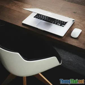 Cách xoa bóp trị liệu giảm cứng vai gáy cho dân văn phòng