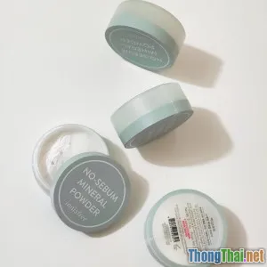 Phấn phủ kiềm dầu thực sự có cần thiết với da dầu không