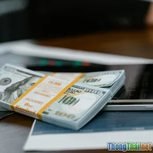 So sánh thu nhập từ viết blog và làm YouTube