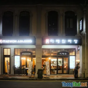 Hành trình khám phá ẩm thực địa phương