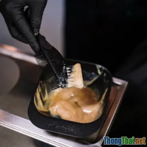 Hướng dẫn dùng dầu xả đúng cách cho tóc nhuộm bền màu lâu phai