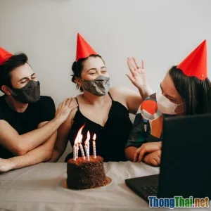 Hướng dẫn tổ chức bữa tiệc an toàn cho gia đình