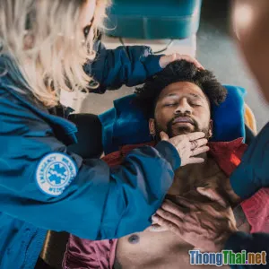 Hướng dẫn từng bước thực hiện CPR cho người lớn và trẻ nhỏ