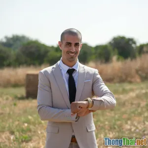 Nên hay không nên đeo đồng hồ đôi khi đi làm sẽ ảnh hưởng ra sao