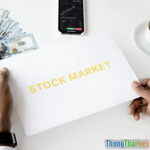 Đầu tư vào vàng hay cổ phiếu cách đa dạng hóa thông minh